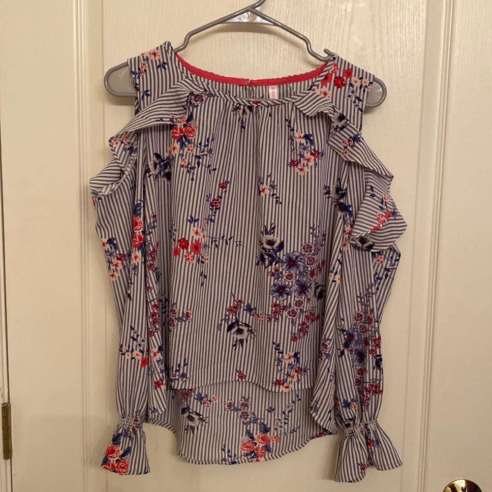 Xhilaration size M Cold shoulder dress top